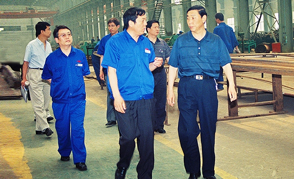 原鄭州市人大主任郝建生在公司車(chē)間視察工作